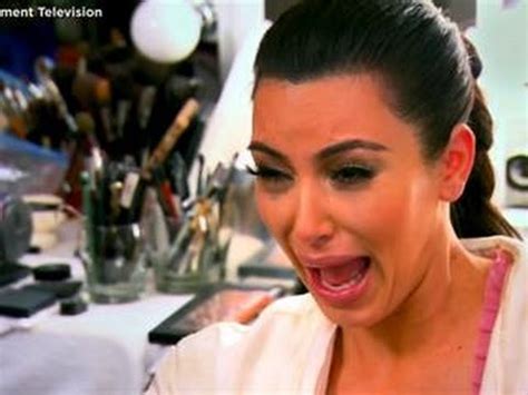 kim kardashian crying over lost earring.